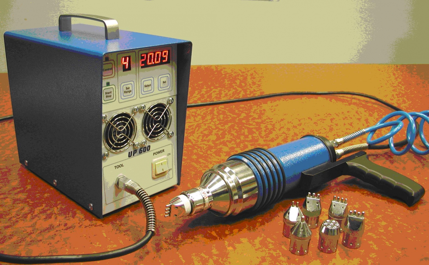 Sistema básico de peening ultrassônico para melhoria da resistência à fadiga de elementos e estruturas soldadas