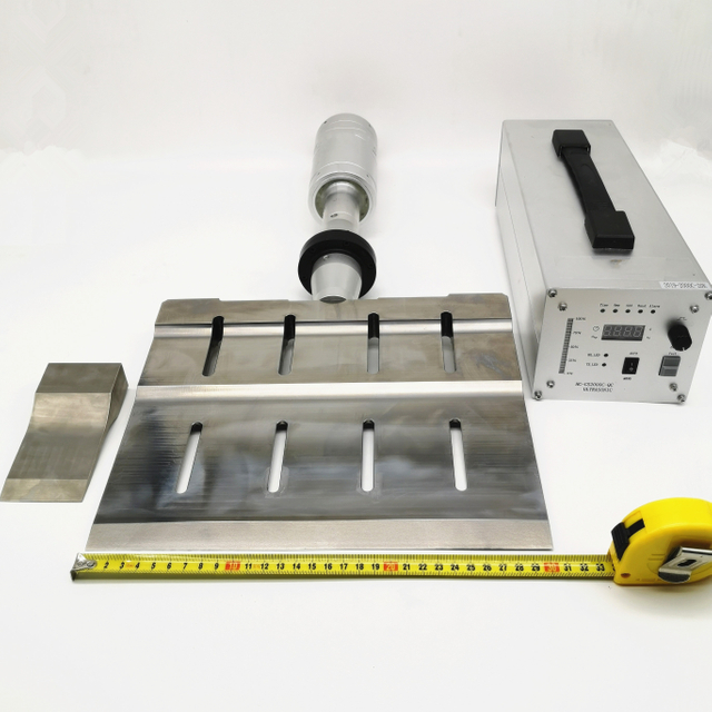 Máquina de corte ultrassônica 20KHZ para cortador de pão de bolo