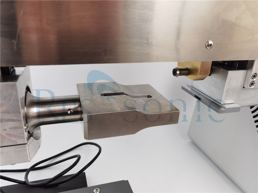 sistema de soldadura ultrassônica do tubo de 20Khz 2000W para a selagem cosmética plástica do tubo