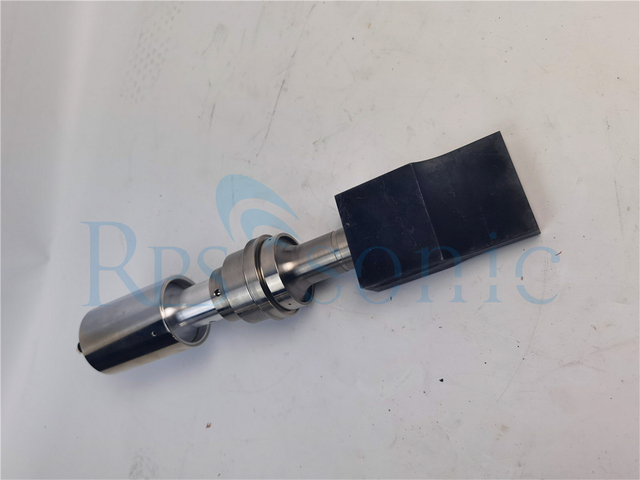 Máquina ultrassônica de selagem de tecido 20Khz para corte e soldagem de fita