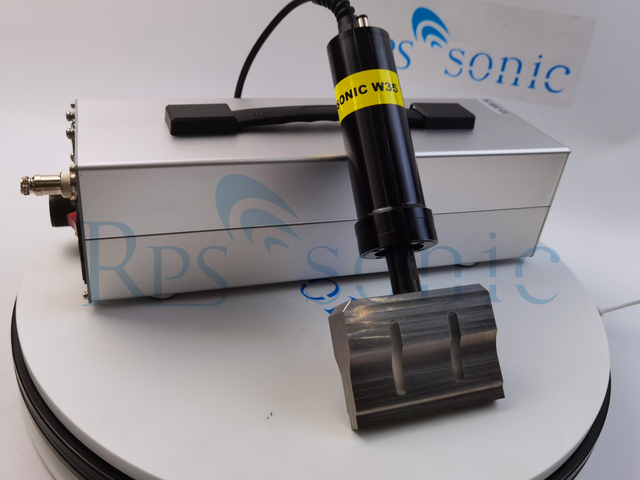 Equipamento de soldagem ultrassônica de 35 Khz para indústria de higiene de soldagem de tecido não tecido